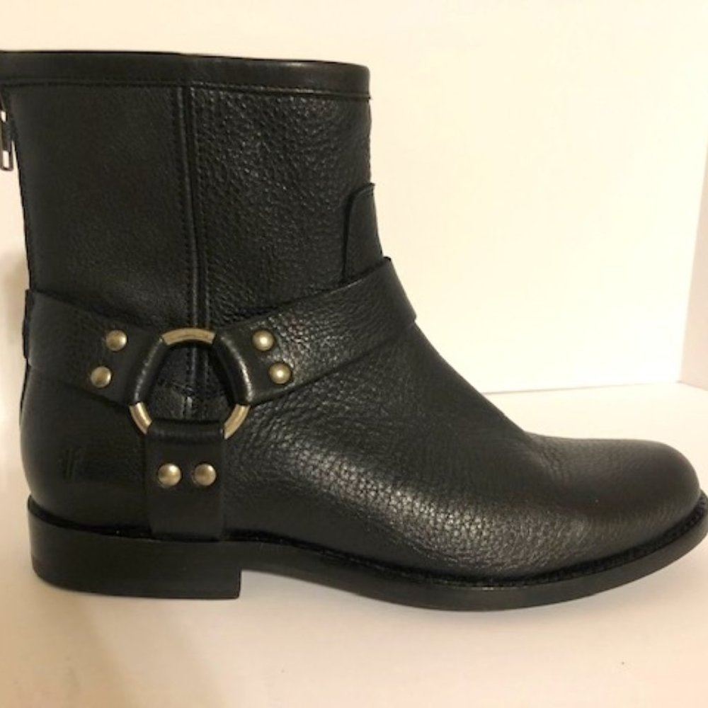 LAST CHANCE!  New Frye Phillip Harness Short Black Leather Boot 6.5